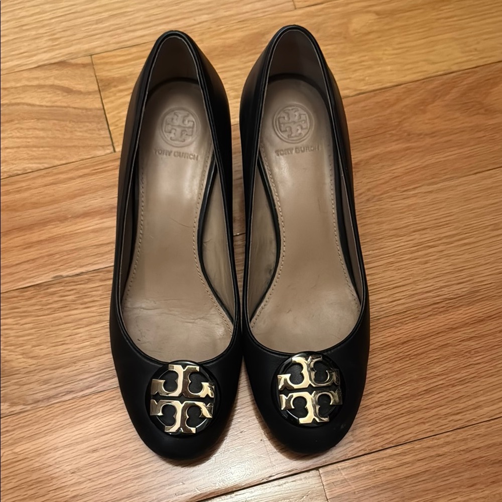 Tory Burch Black Leather Pumps